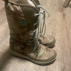 Merrell Pechora peak winter womens boots 8.5